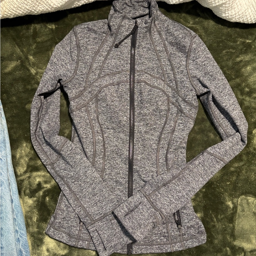 lululemon athletica Women's Heathered Gray Long Sleeve Top